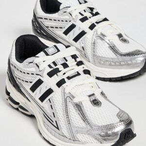 New Balance 1906R Sneakers in Size 7.5